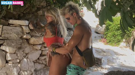 Busty Babe Lila Evance Sucking Stranger S Hard Cock Outdoor Photos