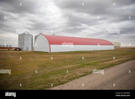 Silos Barn Farm Hi Res Stock Photography And Images Alamy