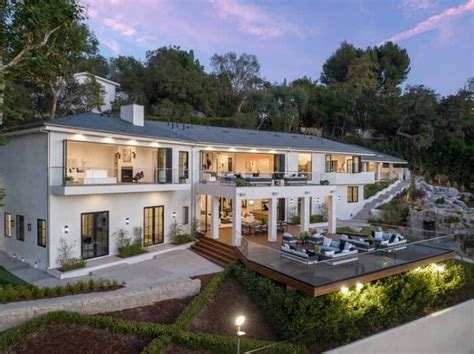 Mark Wahlberg's former home -- with a two-story gym -- wants $28.5 million