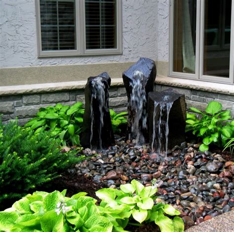 10 Ideas Para Decorar Patios Con Piedras Naturales