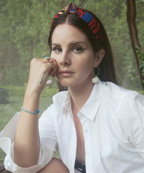 Lana Del Rey Charts On Twitter Lanadelrey S Cinnamon Girl Has Now