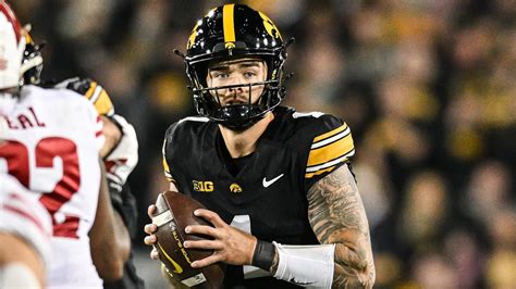 Iowa Coach Brutally Describes Hawkeyes' Passing Game