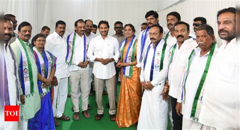 Tdp Leaders From Kurnool Joining Ysrcp En Masse Vijayawada News