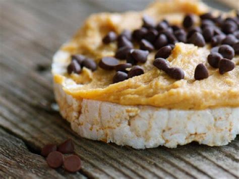 Rice Cake With Peanut Butter And Chocolate Chips Eat This Much