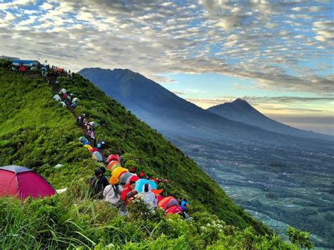 12 Rekomendasi Gunung Di Pulau Jawa Untuk Pendaki Pemula Tagar