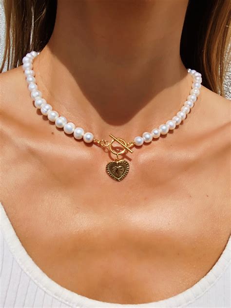 Folder Cape Masters Degree Pearl Heart Necklace Gold Breathing