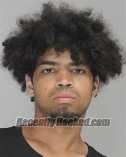 Recent Booking Mugshot For Elijah Lusk In Dallas County Texas