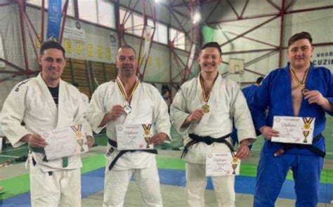 Un Jandarm Arge Ean E Campion Na Ional La Judo Al I Trei Jandarmi Au