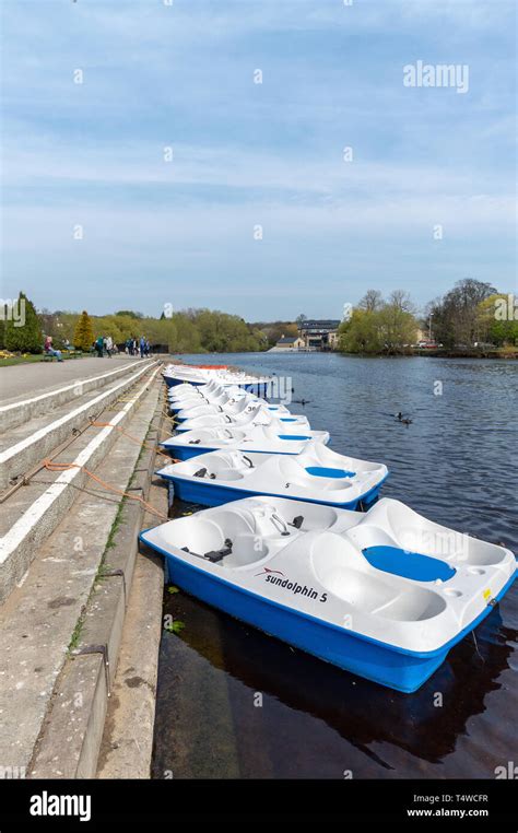 Boats on river Wharfe, Yorkshire Stock Photo - Alamy