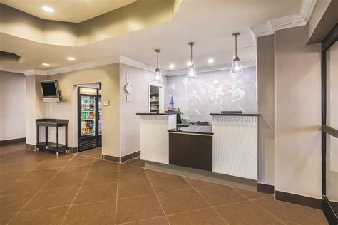 La Quinta Inn & Suites by Wyndham Louisville East | Louisville, KY Hotels