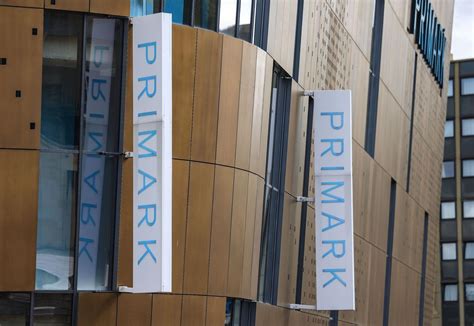 Primark Schlie T Zwei Filialen Und Plant Gleichzeitig Neuer Ffnungen