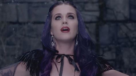 Arti Lirik Lagu Wide Awake Katy Perry Viral Di Tiktok Thunder