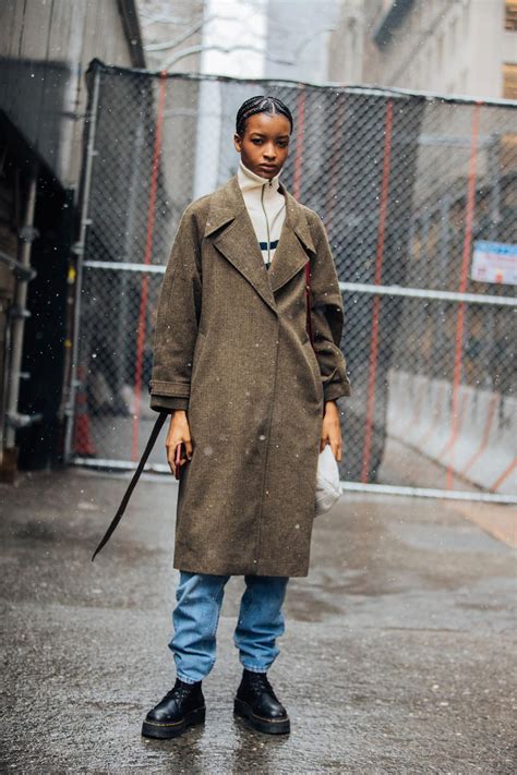 Street Style At New York Fashion Week Fall Winter 2022 Minimalist