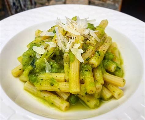 Sedanini Rigati Con Crema Di Zucchina Piselli E Sedano