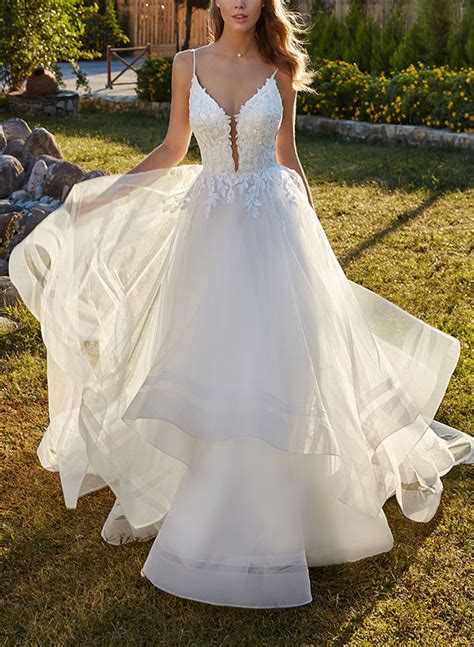 Ball Gown Sweetheart Sleeveless Sweep Train Tulle Wedding Dresses With