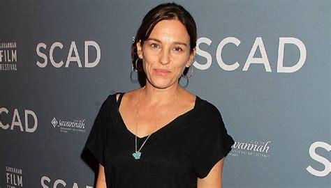 Amy Jo Johnson set to write new Power Rangers comic book series