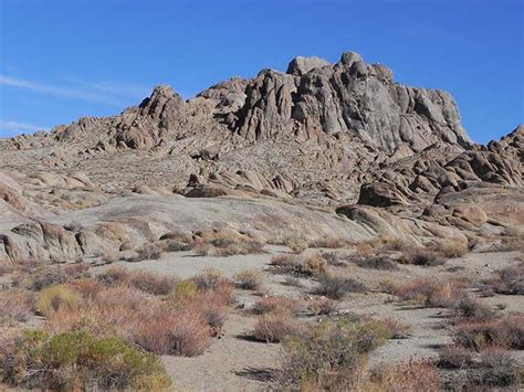 Alabama Hills - DesertUSA