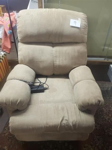 Electric Recliner | Live and Online Auctions on HiBid.com