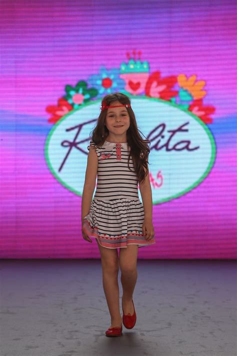 ROSALITA SEÑORITAS en la pasarela Valencia Petit Walking Pasarela