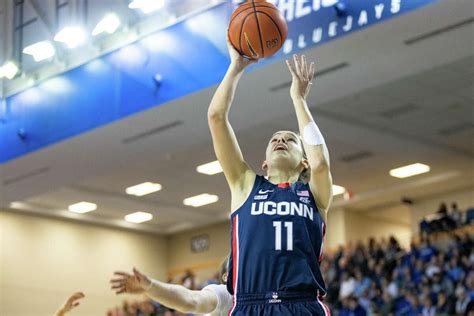 Uconn Womens Basketball Runs Past No 21 Creighton