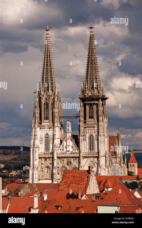 Regensburg cathedral hi-res stock photography and images - Alamy