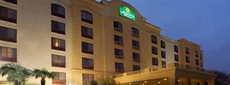 La Quinta Inn & Suites San Antonio Downtown - Travel - River Walk - San Antonio