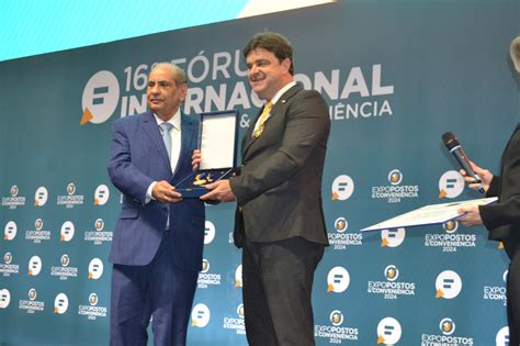 Presidente Da Cnc Recebe A Primeira Medalha Monteiro Lobato Revista