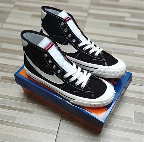 Compass Retrograde Hi Decon Black White Fesyen Pria Sepatu Sneakers