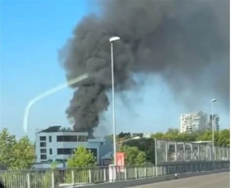 Incendiu Puternic In Nordul Bucurestiului A Luat Foc Un Restaurant