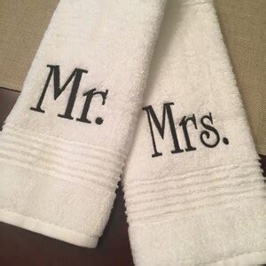 Monogrammed Hand Towel Set Bath Towels Personalized Towels Etsy