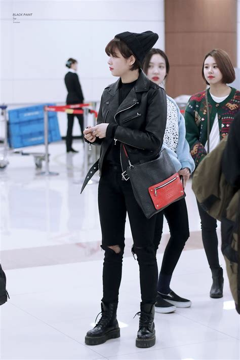 K Pop Idol With Fabulous Airport Fashion Twice Jeongyeon Korean Fashion Kpop Airport Style