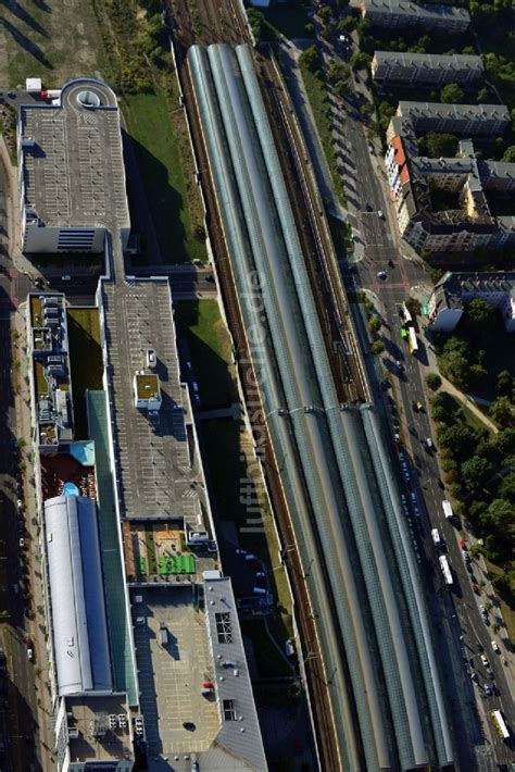 Berlin Aus Der Vogelperspektive Bahnhofsgeb Ude Und Gleisanlagen Des S