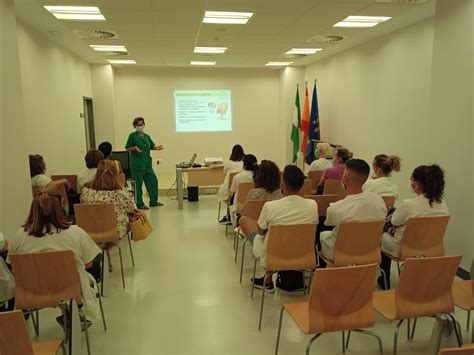 Las Auxiliares Del Servicio De Ayuda A Domicilio Participan En Un Nuevo