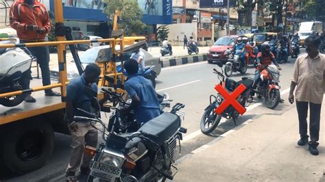 Cop Traffic Police Violating No Parking Rule Bangalore Youtube