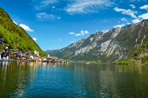 Premium Photo | Hallstatt village, austria