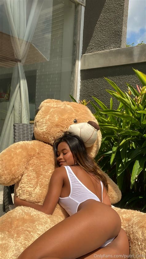Asian Beauty Putri Cinta Part OnlyFans PutriCinta Porn Pic
