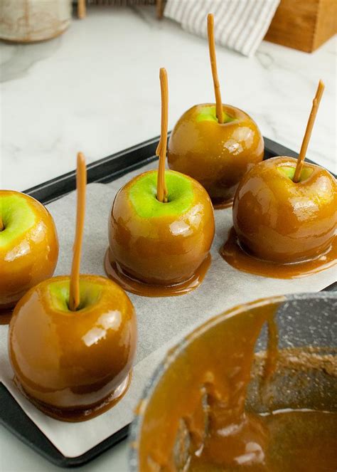 Easy Diy Caramel Apples Autumn And Halloween Treat Xoxobella