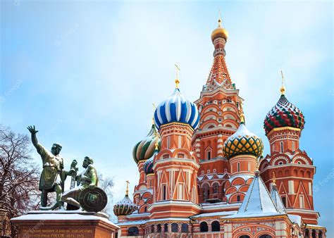 Premium Photo Beautiful Moscow Attractions Saint Basil S Cathedral And Monument To Minin And