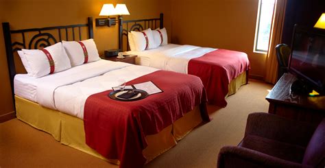 Holiday Inn Pewaukee-Milwaukee West | Travel Wisconsin