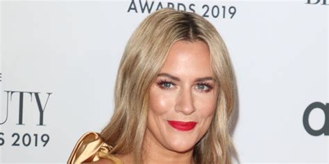 Mort De Caroline Flack Pourquoi Lanimatrice De Love Island était