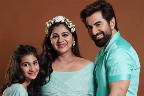 Actor Jeet shared first glimpse of his son, reveals name in caption ...