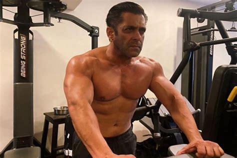 Salman Khan Flaunts His Chiselled Chest In A New Picture