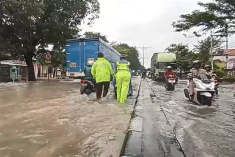 Jalur Pantura Kendal Macet Akibat Banjir Ini Pengalihan Arus Lalu Lintas