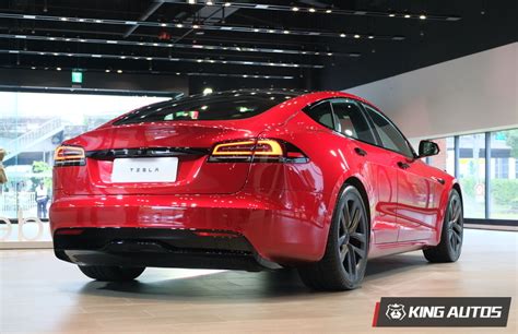 搶先直擊《tesla Model S》烈焰紅實車 售價305萬起跳、馬力670匹起跳最高超過千匹