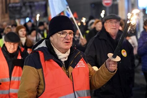 Photos Manifestation Aux Flambeaux Dans Les Rues De Nancy Contre La