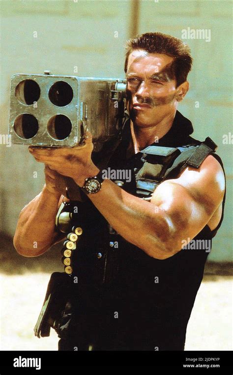 ARNOLD SCHWARZENEGGER, COMMANDO, 1985 Stock Photo - Alamy