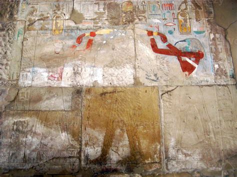 Wall paintings of the ancient Egyptian gods 14671325 Stock Photo at ...