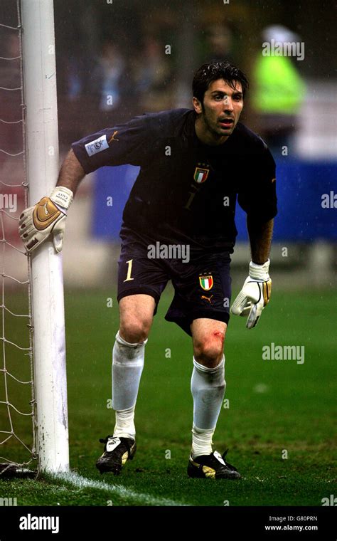 Gianluigi Buffon 2006 Italy Hi Res Stock Photography And Images Alamy