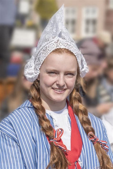 Fille Hollandaise Photo Stock Ditorial Image Du Blonde