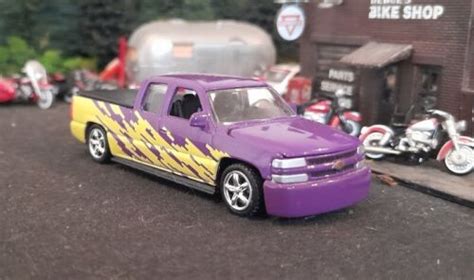 1 64 Revell Chevrolet Chevy Silverado Custom Pick Up Hot